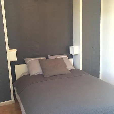 Apartment Beau T2 En Centre Avec Parking Prive Bandol